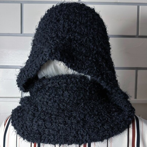 Black Infinity Scarf Very Versatile - Picture 11 of 12